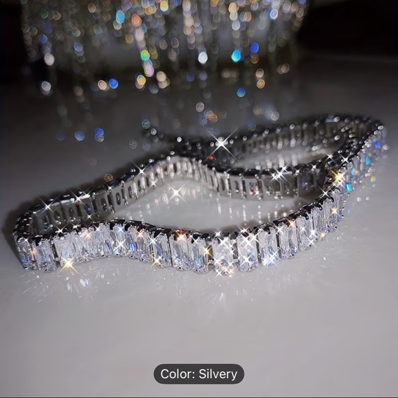 Elegant Silver Necklace princess cut adjustable NWT - Picture 3 of 5